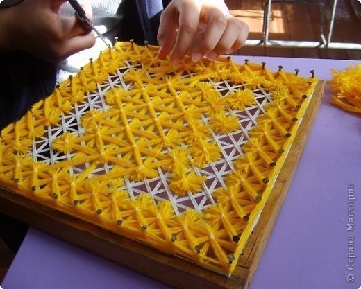 Плетение салфетки на рамке. Мастер-класс.