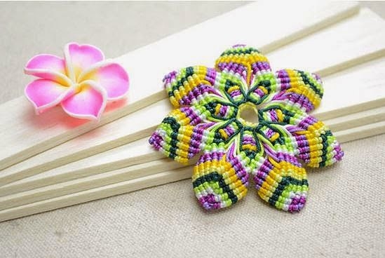 Плетем цветок в технике макраме