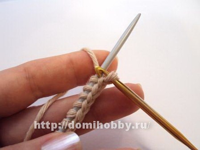 Легкий и быстрый набор петель на одну спицу с помощью крючка. Легкий и быстрый набор петель на одну спицу с помощью крючка.