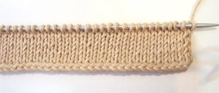 Легкий и быстрый набор петель на одну спицу с помощью крючка. Легкий и быстрый набор петель на одну спицу с помощью крючка.