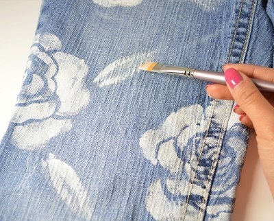 Роспись джинсовой одежды.
