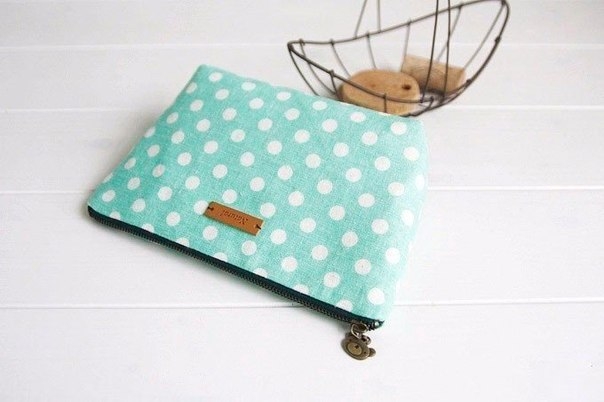 Сумочка-косметичка из льна 