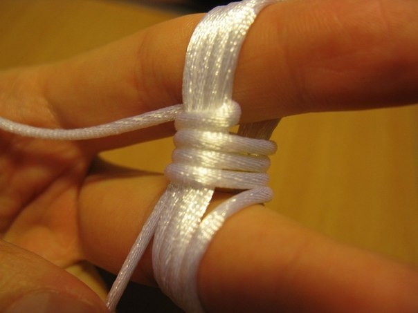 Плетение декоративного узла «Обезьяний Кулак»