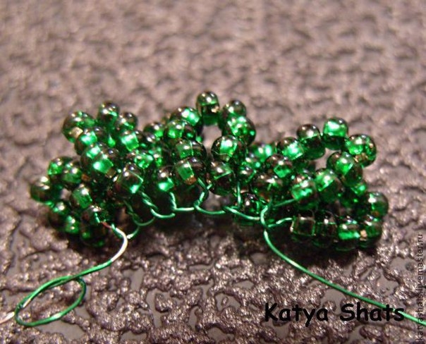 Новогодний веночек из бисера. Мастер-класс. Новогодний веночек из бисера. Мастер-класс.