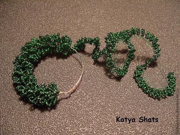 Новогодний веночек из бисера. Мастер-класс. Новогодний веночек из бисера. Мастер-класс.