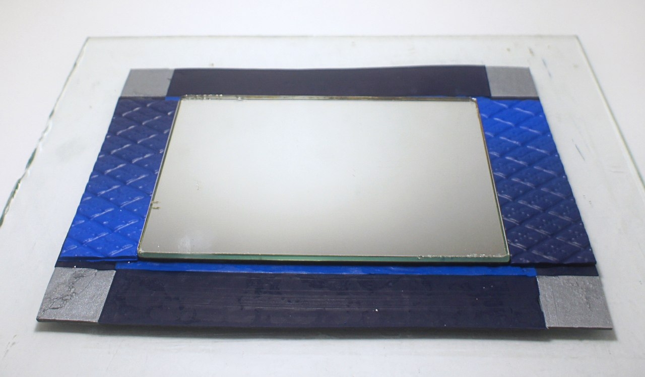 Рамка для зеркала из полимерной глины.