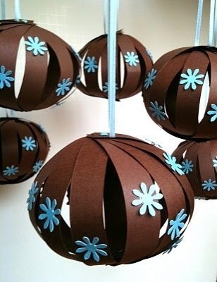 Бумажные шарики на елочку и для декора