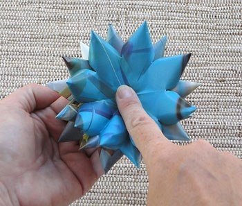 Веночек из журнальных страниц