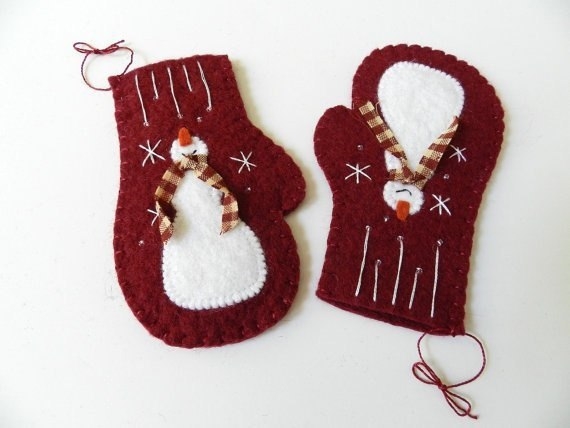 Декоративные варежки из фетра