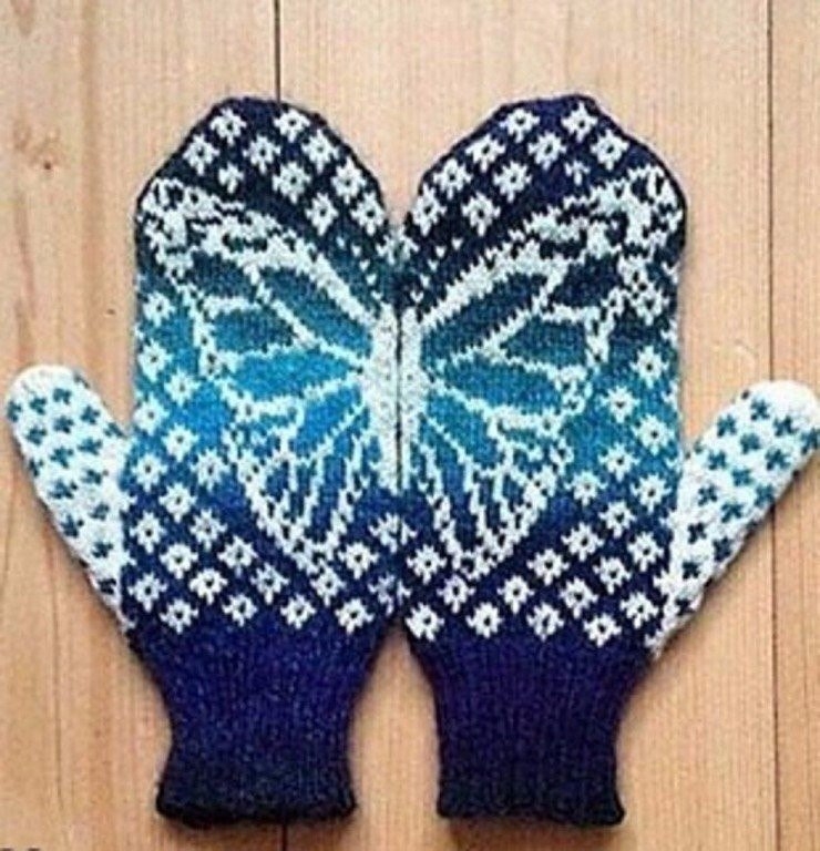 Варежки с узором бабочка
