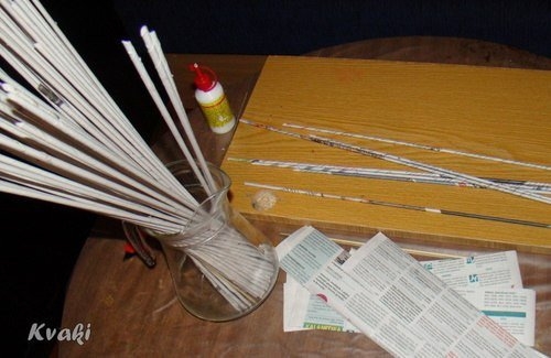 Корзина из газетных трубочек Корзина из газетных трубочек