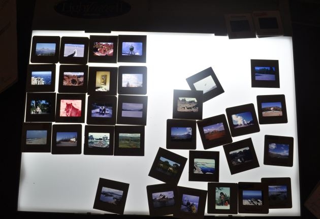 Абажур для лампы из старых слайдов.