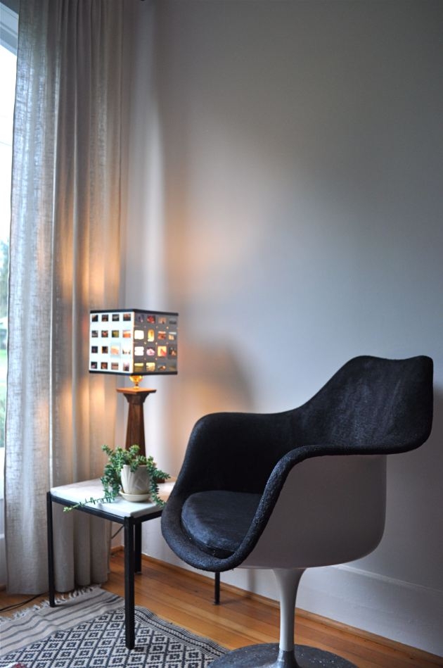 Абажур для лампы из старых слайдов.