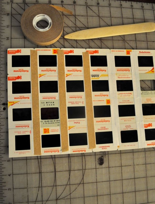 Абажур для лампы из старых слайдов.