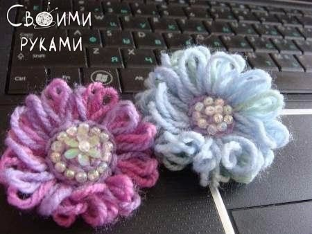 Цветок на шестеренке. По шаблону из картона вырезаем шестеренку.