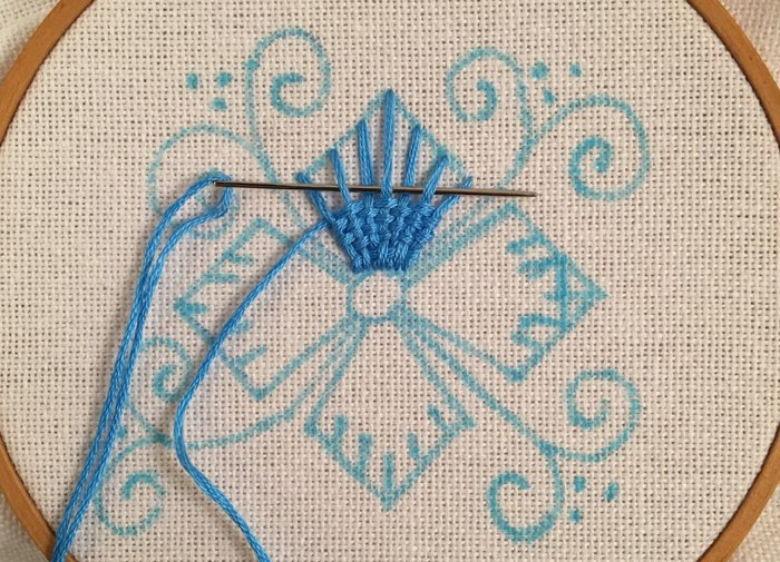 Потрясающая объемная вышивка