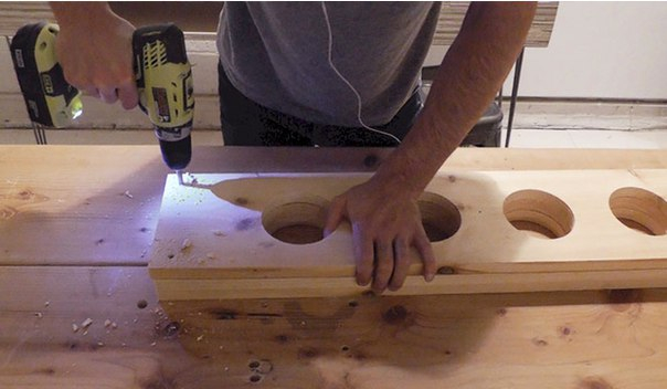 Вертикальная полка для цветов