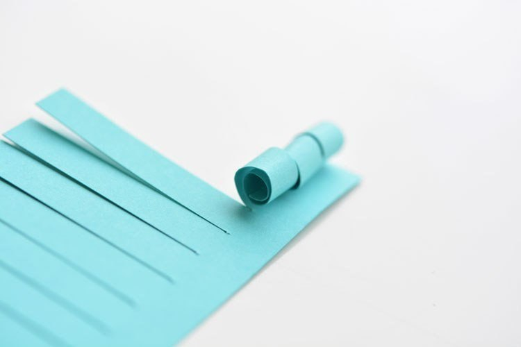 Поделки вместе с детьми: создаем весенние цветочки из бумаги