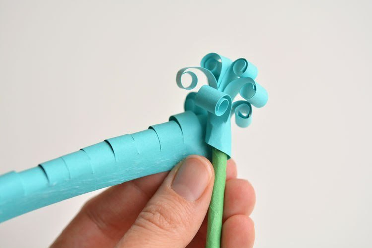 Поделки вместе с детьми: создаем весенние цветочки из бумаги