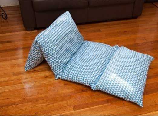 Как создать уютный уголок из подушек