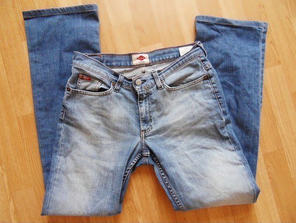 Как переделать старые джинсы в стильные весенние шорты
