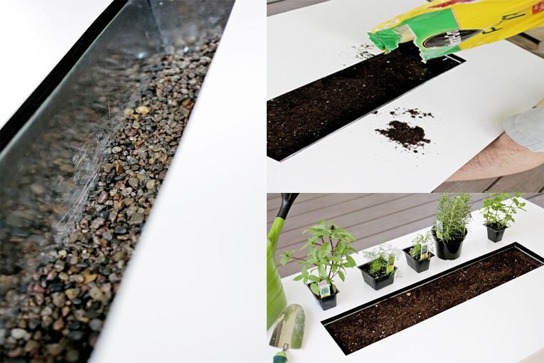 Стол с цветочницей.