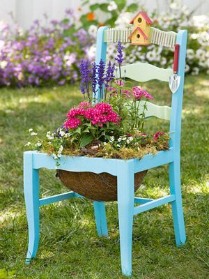 Из старых стульев. Идеи для дачи.
