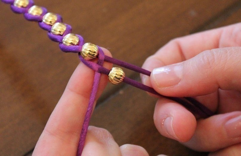 Плетём браслет своими руками