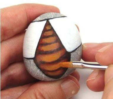 Расписываем камешки