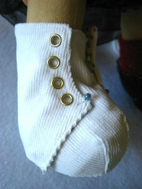 Ботинки для игрушек. Шьем сами.