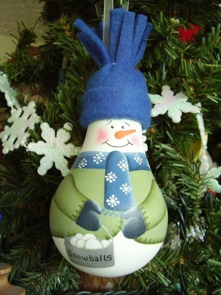 Из лампочек...