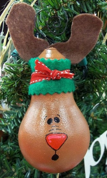 Из лампочек...