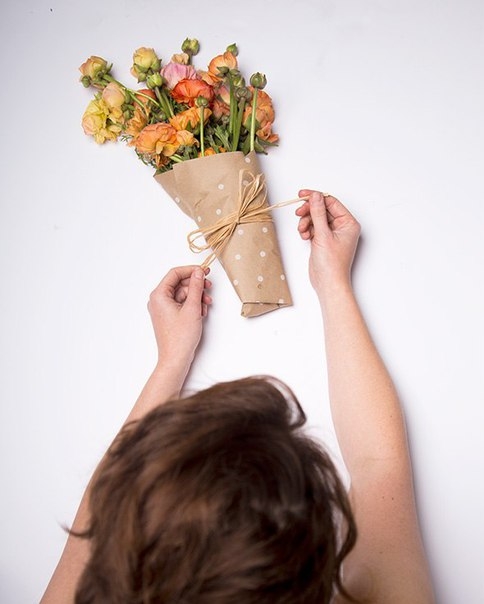 Упаковка живых цветов