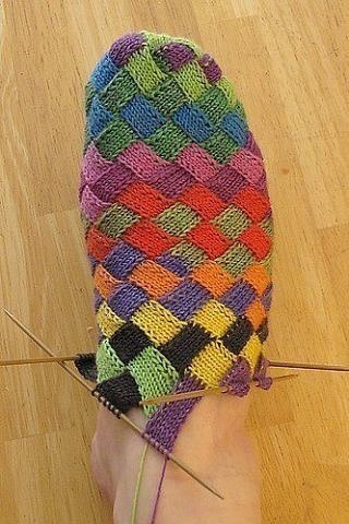Вязаные носки в стиле «энтерлак»