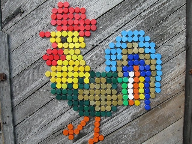 Идеи для дачи своими руками: мозаика из пластиковых крышек