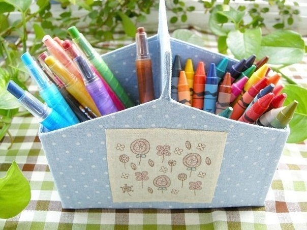 Подставка для ручек и карандашей из подручных материалов