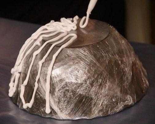 Декоративная ваза из жидких гвоздей