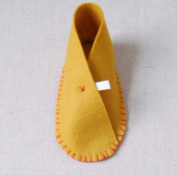 Замечательные детские тапочки из фетра