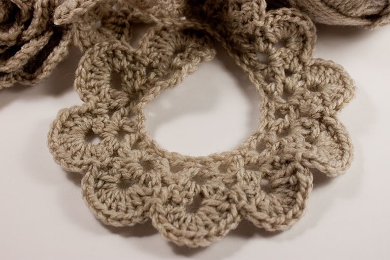 Брошка розочка