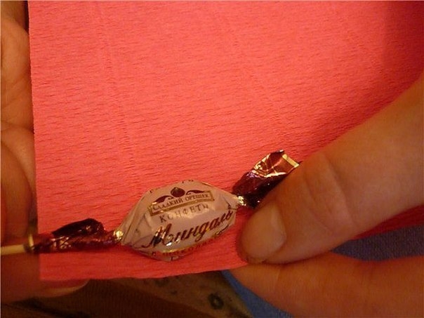 Божья коровка из конфет.