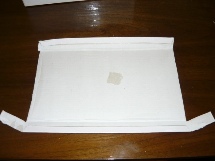 Полочка в стиле кантри, из коробки и газетных трубочек