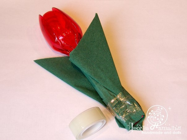 Творчество с детьми. Тюльпаны из пластиковых ложек.