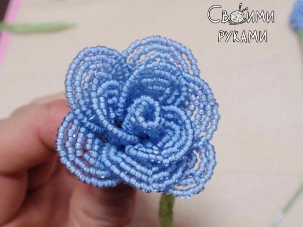 Розы из бисера