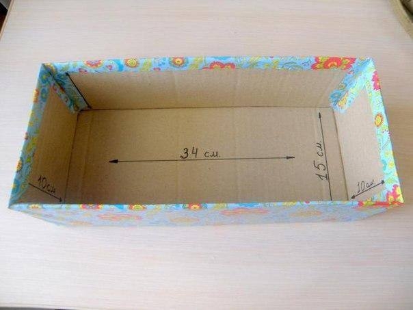 Делаем милую подарочную коробку из доступных материалов.
