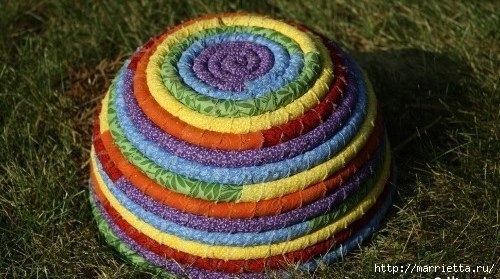 Корзина из веревки и лоскутков