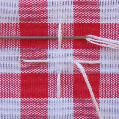 Вышивка виши или цыплячьи лапки