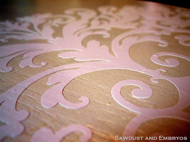 Красивое трафаретное преображение столика из серии переделок  ДО И ПОСЛЕ .