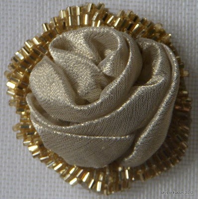 Делаем броши из бисера,шелка и пайеток