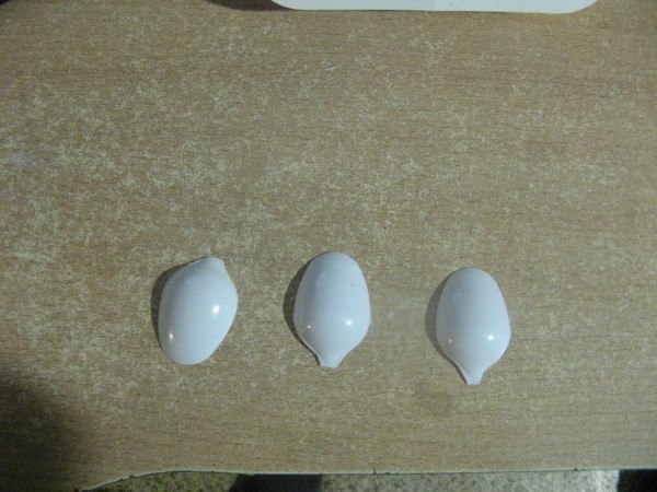 Лилии из пластиковых ложек