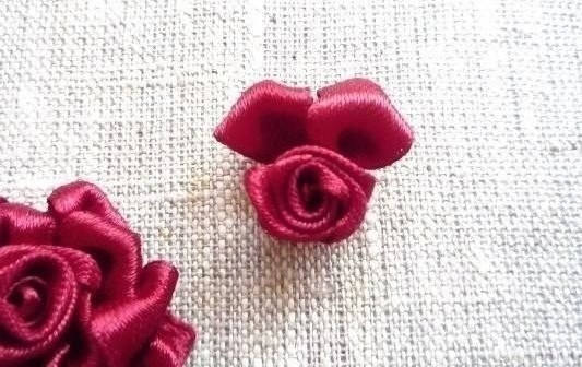 Роза, вышивка летами